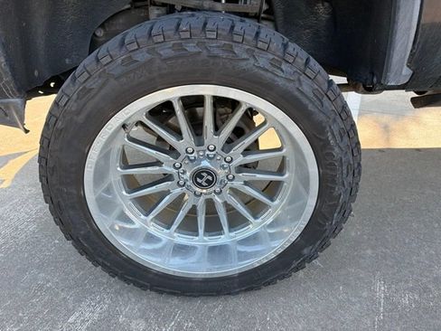 Used 2020 Chevrolet Silverado 2500 High Country w/ Z71 Off-Road Package AWD/4WD image 3