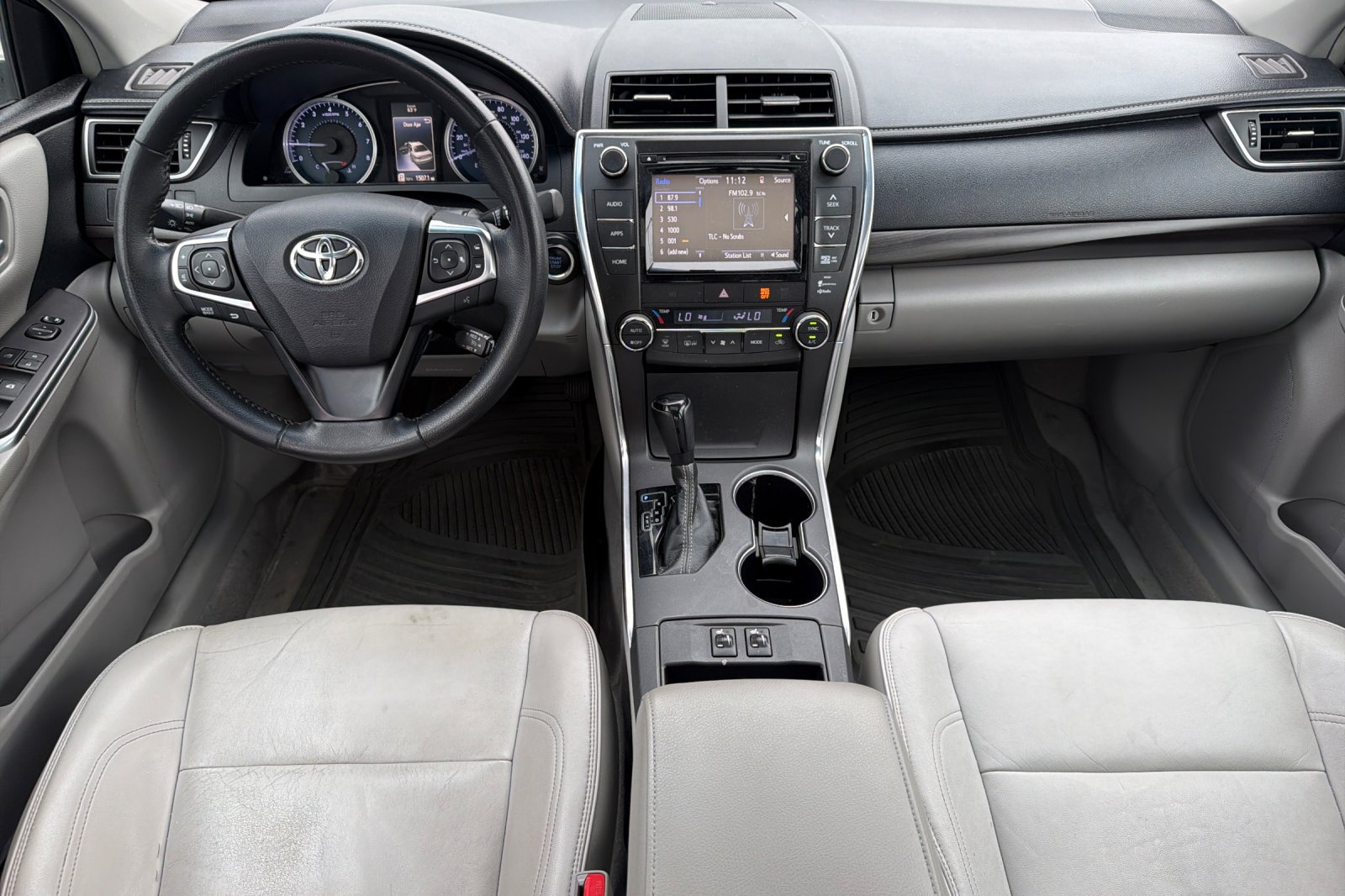 Used 2015 Toyota Camry XLE FWD image 17