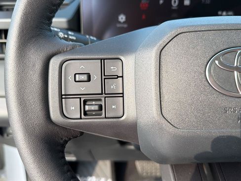 Used 2026 Toyota RAV4 XLE Premium FWD image 21