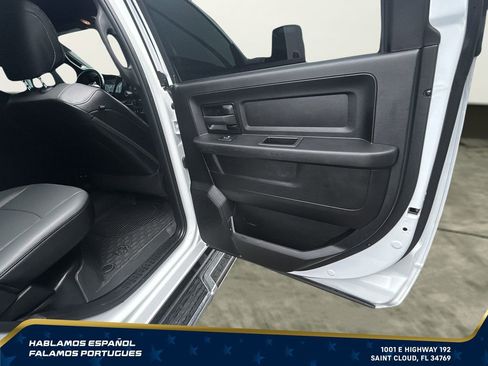 Used 2024 RAM 3500 Tradesman w/ Chrome Appearance Group AWD/4WD image 26
