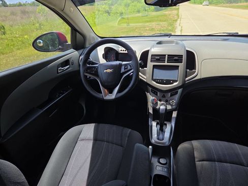 Used 2014 Chevrolet Sonic LT FWD image 12