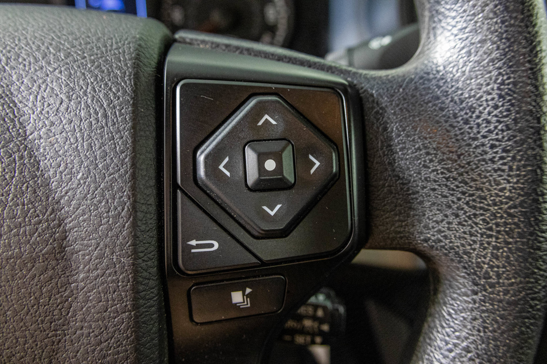 Used 2022 Toyota Tacoma SR w/ SX Package AWD/4WD image 28