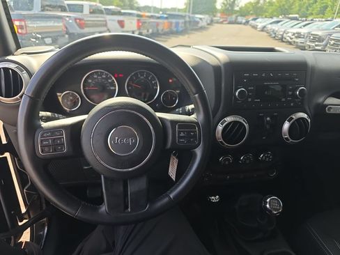 Used 2015 Jeep Wrangler Unlimited Rubicon w/ Dual Top Group AWD/4WD image 24