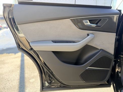 Used 2023 Audi SQ8 Prestige image 16