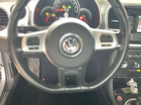 Used 2013 Volkswagen Beetle TDI image 4