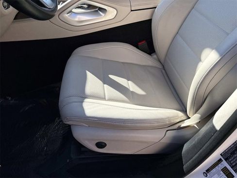Used 2022 Mercedes-Benz GLS 450 4MATIC image 17