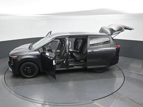 Used 2025 Kia Carnival FWD image 52