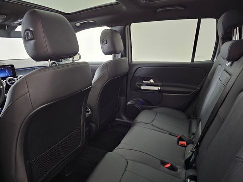 Certified 2025 Mercedes-Benz GLB 250 4MATIC image 21