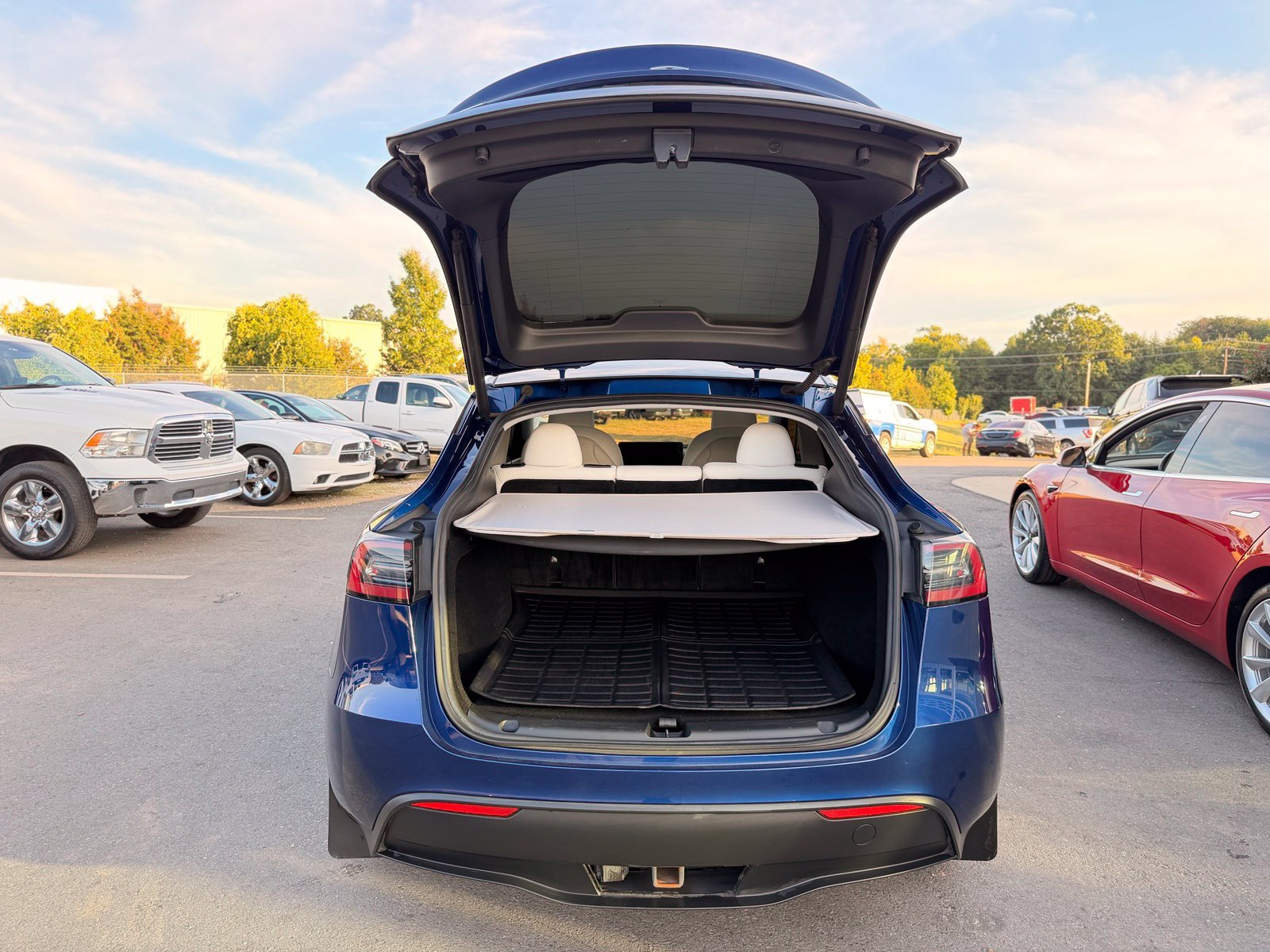 Used 2023 Tesla Model Y Long Range AWD/4WD image 54