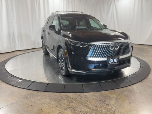 Certified 2026 INFINITI QX60 Luxe w/ Family Package AWD/4WD image 8