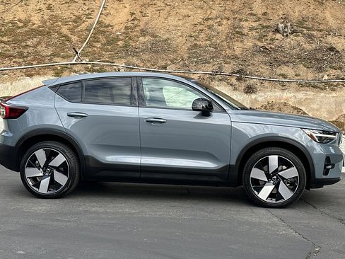 Certified 2023 Volvo C40 P8 Recharge Ultimate image 3