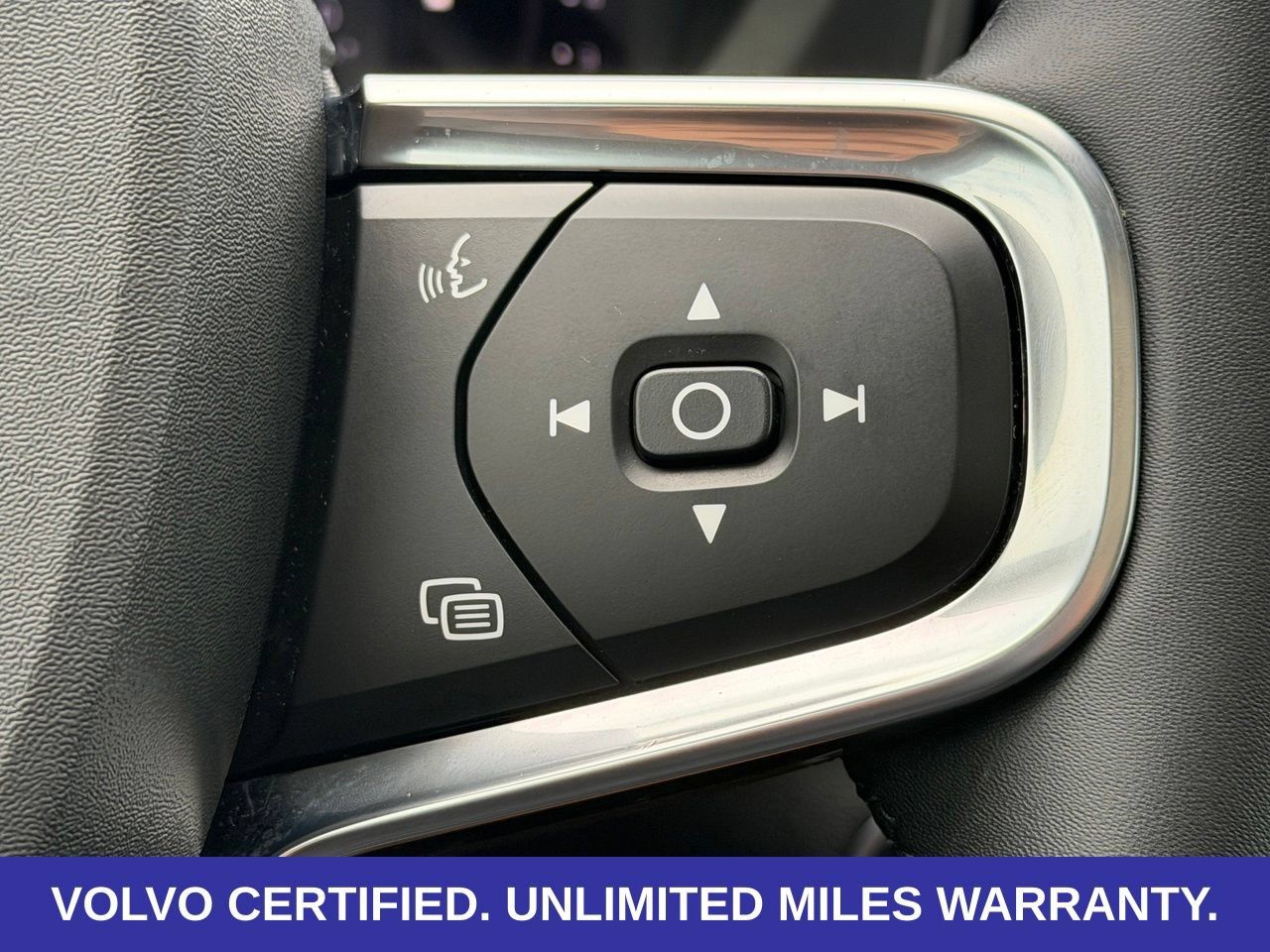 Certified 2024 Volvo XC40 B5 Plus w/ Protection Package Premier AWD/4WD image 18