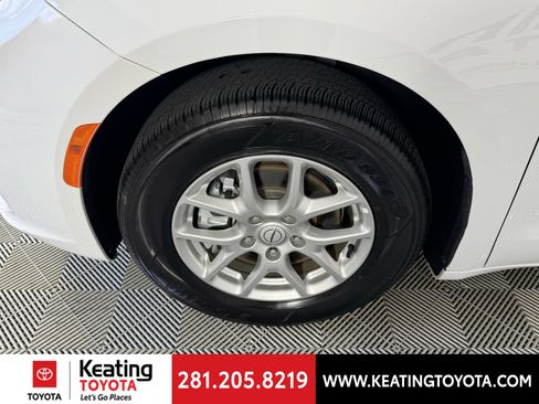 Used 2025 Chrysler Pacifica Select FWD image 30