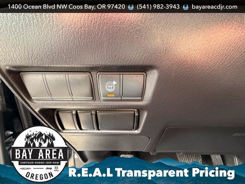 Used 2021 Nissan Armada SV AWD/4WD image 18