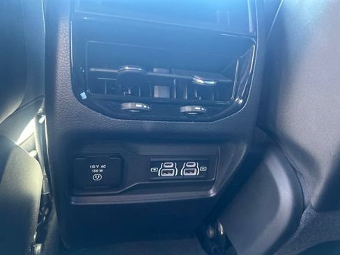 Used 2024 Jeep Grand Cherokee Altitude AWD/4WD image 41