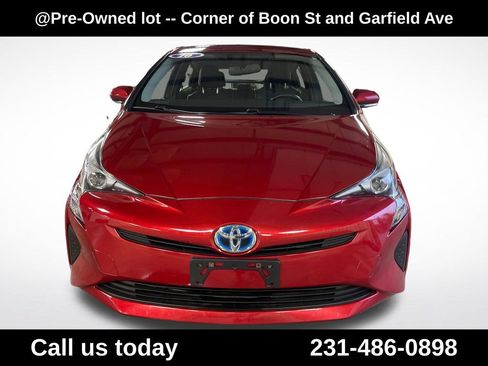 Used 2016 Toyota Prius Four FWD image 8