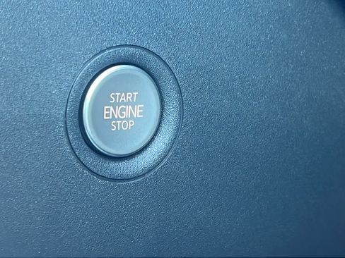 New 2026 Volkswagen ID.4 Pro S Plus image 17