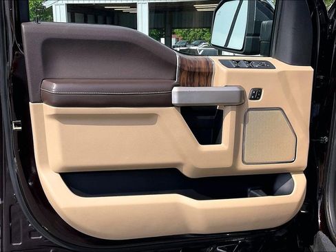 Used 2019 Ford F150 Lariat w/ Equipment Group 502A Luxury AWD/4WD image 23