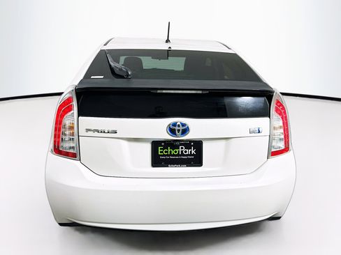 Used 2014 Toyota Prius Two image 7