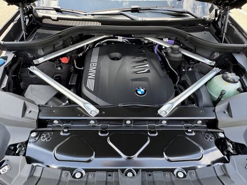 Used 2026 BMW X7 xDrive40i w/ M Sport Package image 33