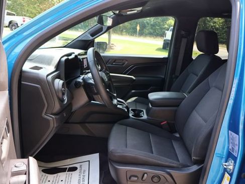 Used 2024 Chevrolet Colorado Trail Boss AWD/4WD image 19
