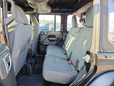 Used 2024 Jeep Wrangler Unlimited Sport AWD/4WD image 10