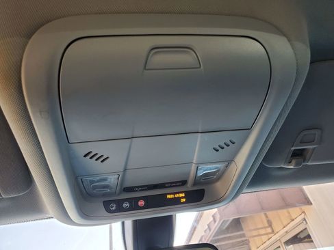 Used 2019 Chevrolet Equinox LT image 40