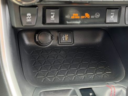 Used 2023 Toyota RAV4 SE w/ Weather & Moonroof Package image 20