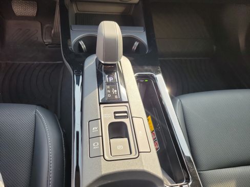 Used 2025 Toyota Prius XLE FWD image 20