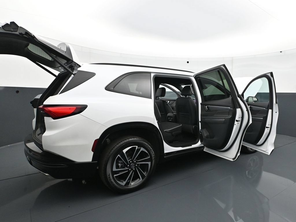 Used 2025 Buick Enclave Sport Touring w/ Power Package AWD/4WD image 44