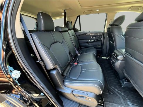Used 2025 Honda Pilot Elite image 25