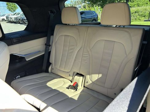 Used 2022 BMW X7 xDrive40i AWD/4WD image 12