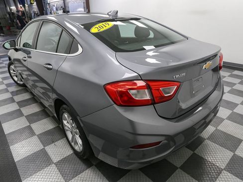 Used 2019 Chevrolet Cruze LT FWD image 9