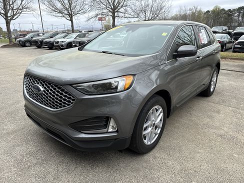 Used 2023 Ford Edge SEL w/ Convenience Package image 3