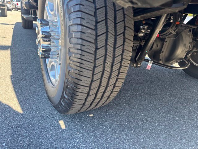 Certified 2025 Ford F250 XLT AWD/4WD image 9