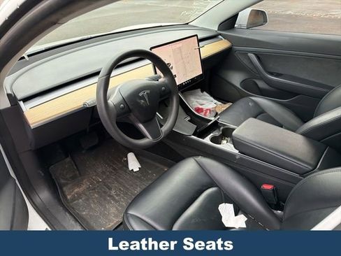 Used 2020 Tesla Model 3 Standard Range Plus image 4