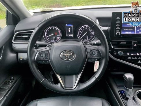Used 2023 Toyota Camry SE image 5
