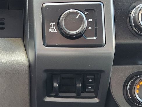 Used 2022 Ford F250 XLT w/ FX4 Off-Road Package image 28