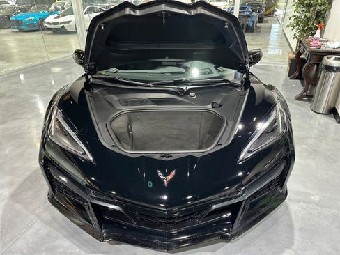 Used 2025 Chevrolet Corvette Z06 RWD image 17