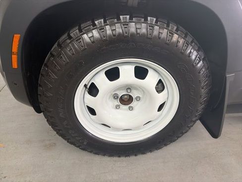 Used 2023 Land Rover Defender 110 S image 27