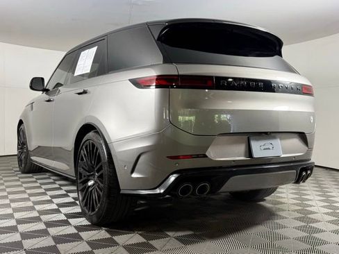 Used 2024 Land Rover Range Rover Sport AWD/4WD image 4