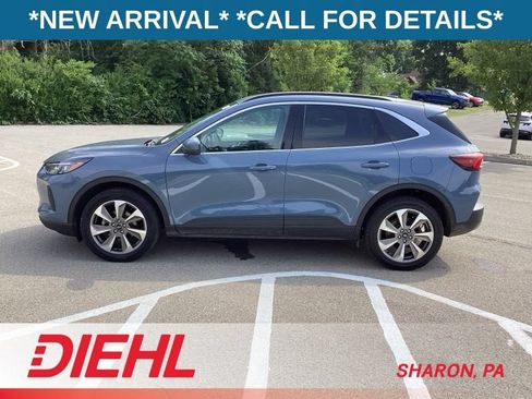 Used 2024 Ford Escape Platinum AWD/4WD image 4