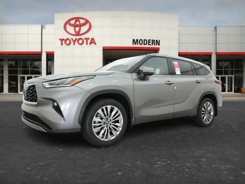 New 2026 Toyota Highlander Platinum AWD/4WD image 19