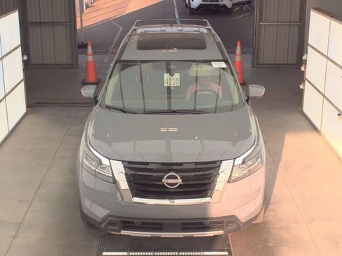 Used 2024 Nissan Pathfinder Platinum w/ Cargo Package AWD/4WD image 12