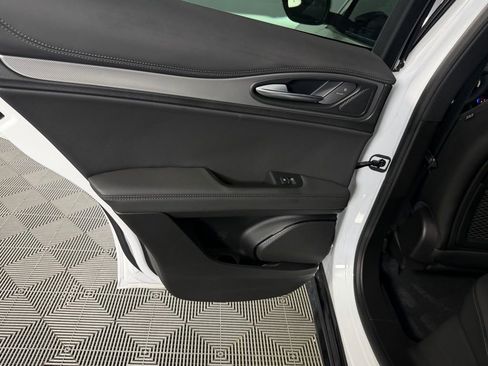 Used 2024 Alfa Romeo Stelvio Veloce image 31