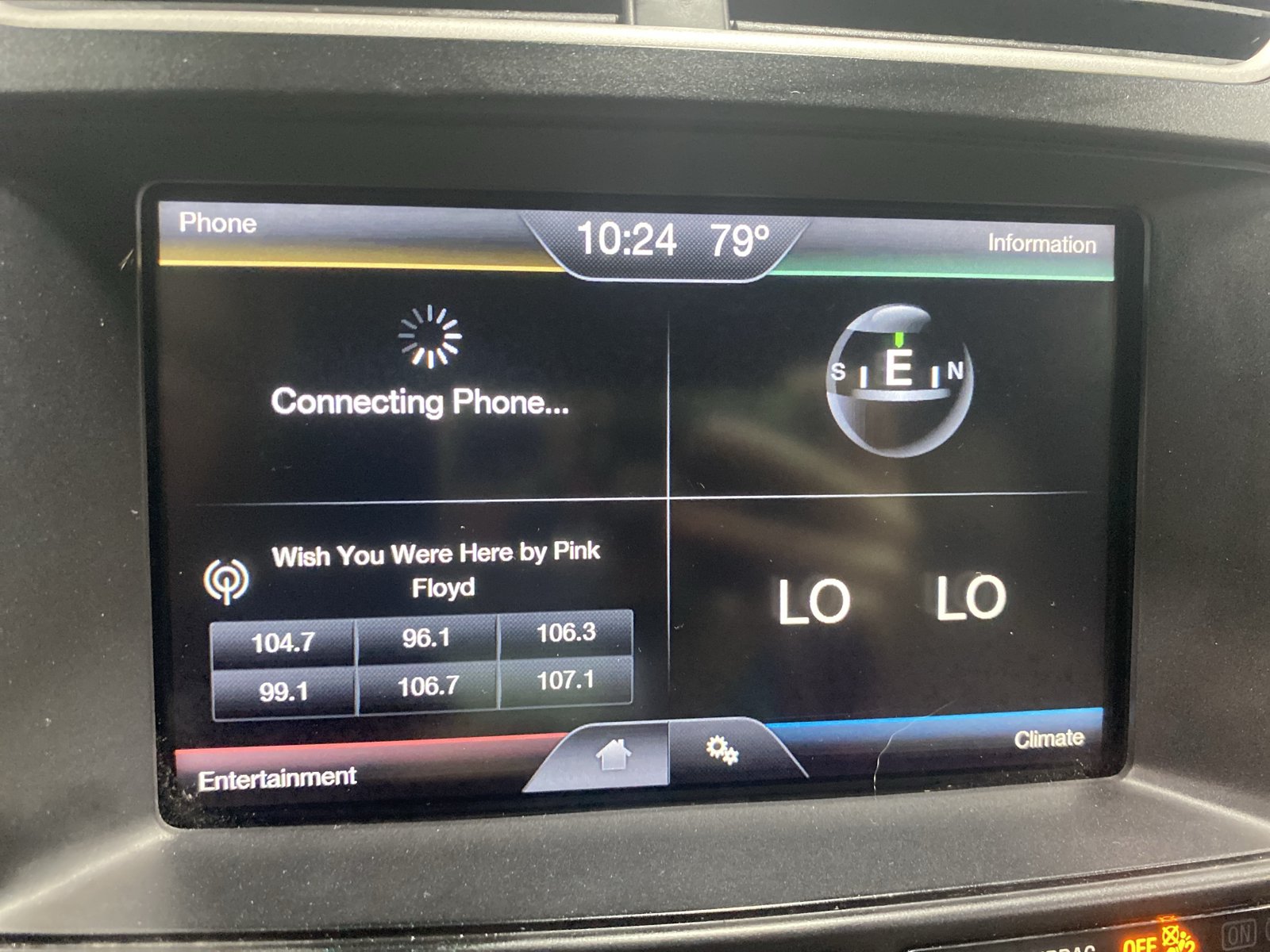 Used 2016 Ford Explorer XLT w/ Equipment Group 201A AWD/4WD image 19