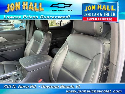 Used 2023 Chevrolet Traverse LT FWD image 20