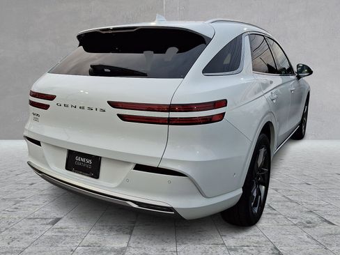Certified 2025 Genesis Electrified GV70 image 10