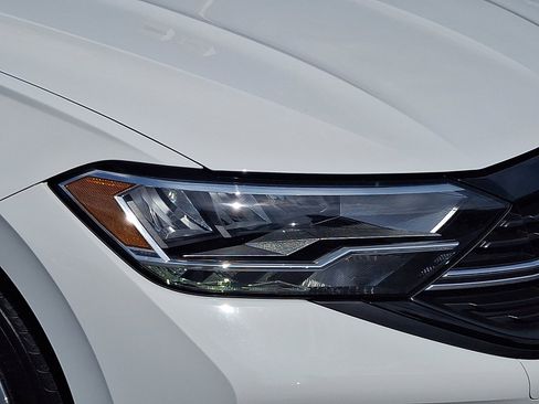 Certified 2023 Volkswagen Jetta Sport FWD image 9
