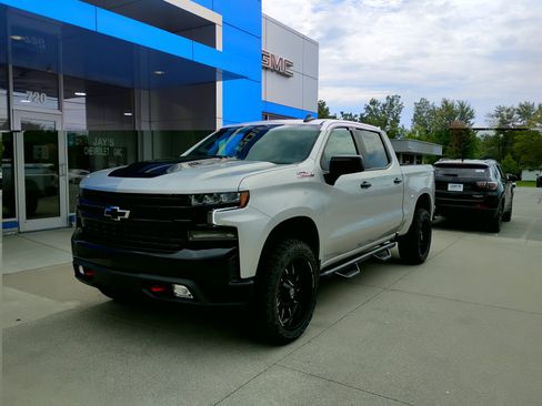 Used 2021 Chevrolet Silverado 1500 LT Trail Boss w/ Convenience Package II AWD/4WD image 13